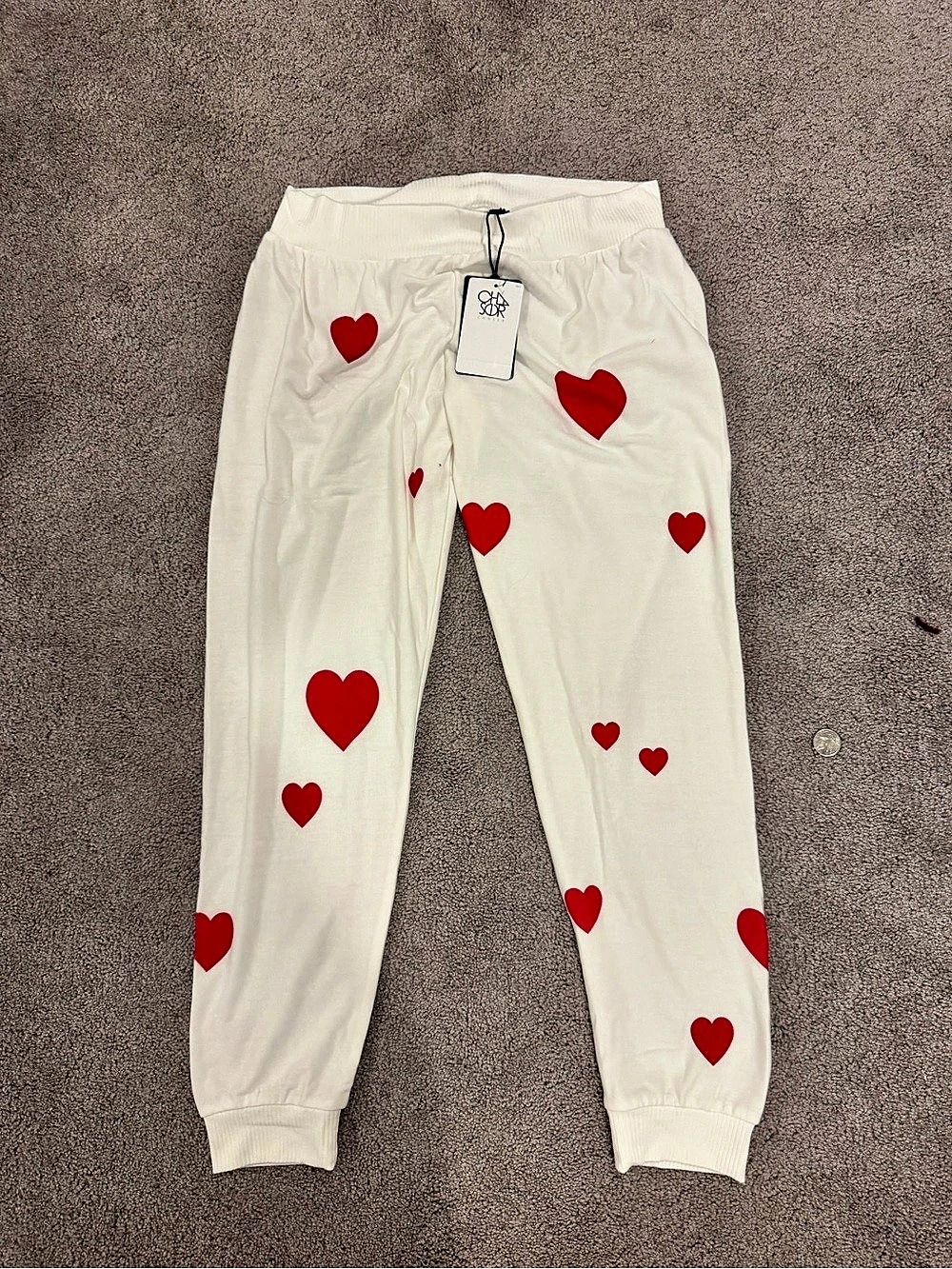 Chaser Cozy Knit Heart Print Jogger Sweatpants Cream & Red Medium